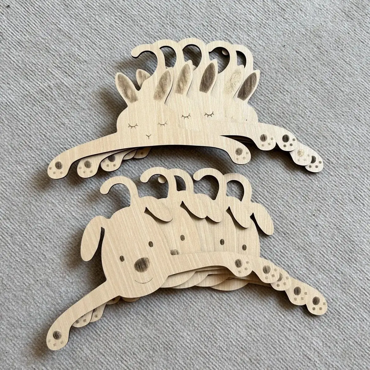 

Home New Cartoon Clothes Hanger Wooden Small Children's Clothing Store Animal Clothes Support Pet Cat Dog Wooden Clothes Hanger