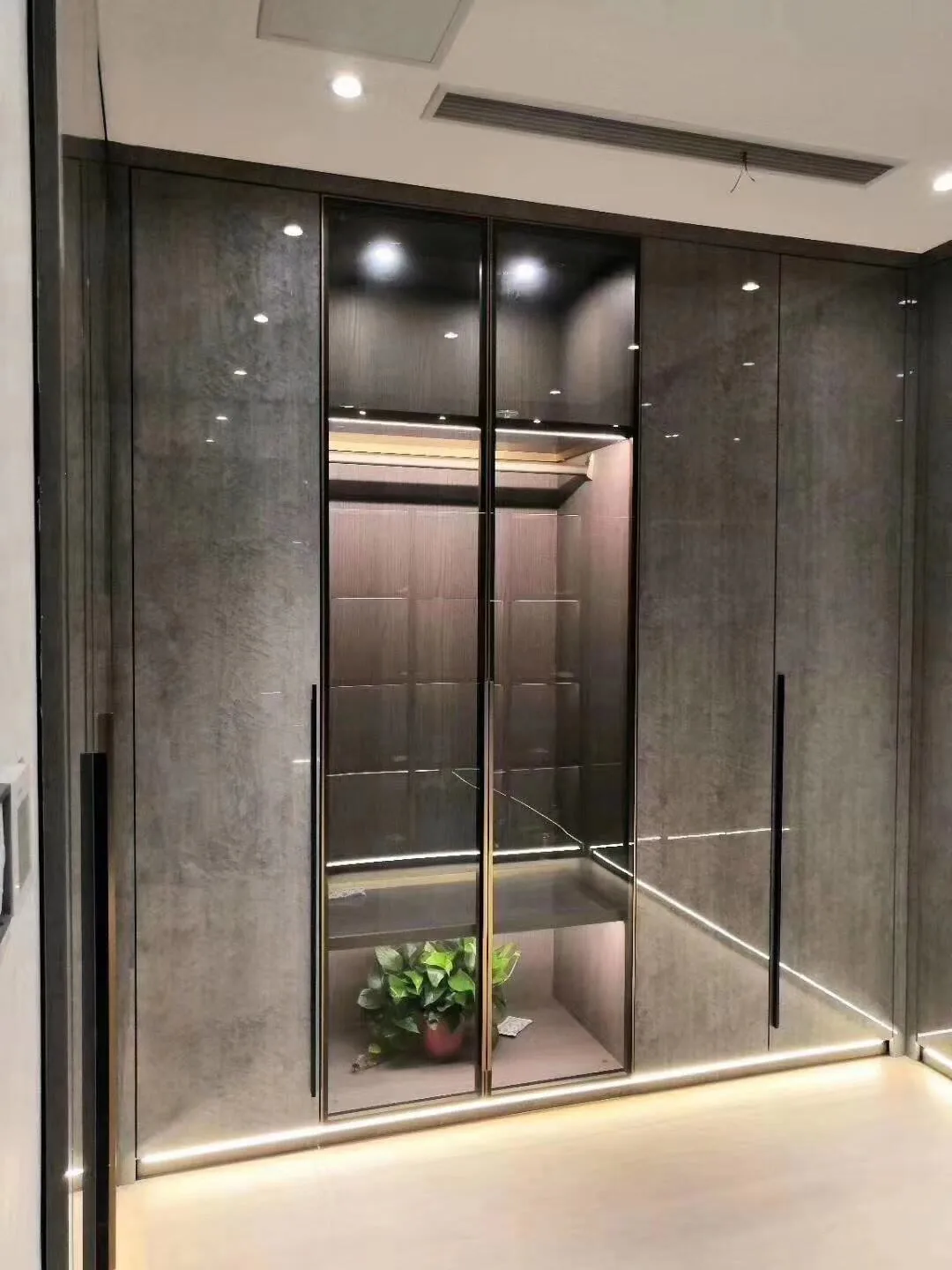 ^Solid Wood Modern Wardrobe Skin-touch Finish One-door Floor-to-ceiling Segmented Handle-free Multi-storage Home Furniture