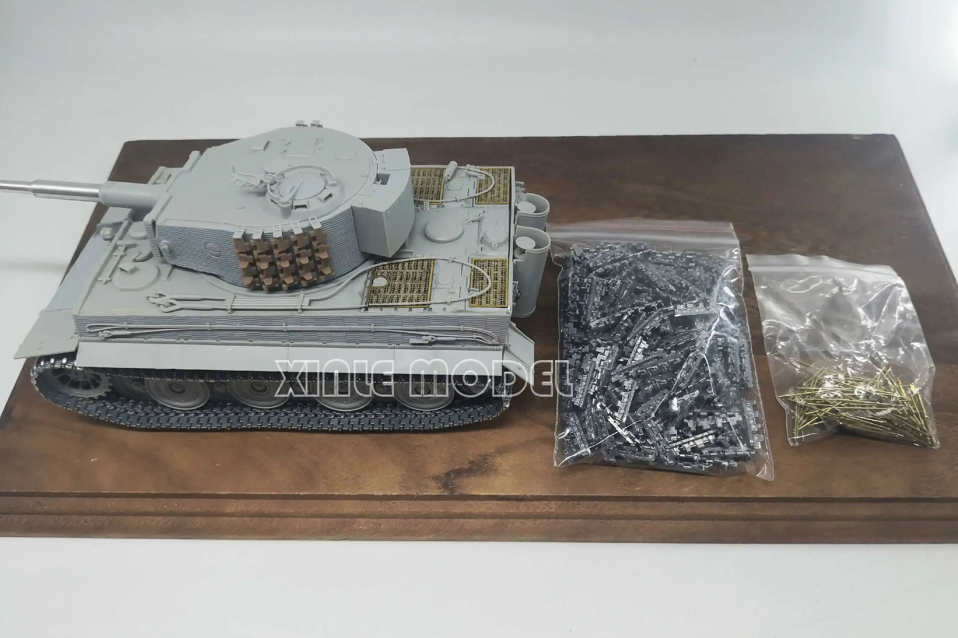 

Sanxin model accessories 35023 Tiger Heavy Tank Medium and Late Metal Track Pin 1/35