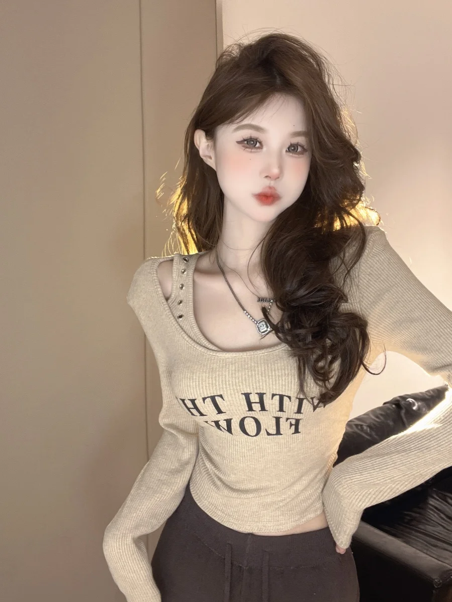 

Женский облегающий топ с принтом, осенне-зимний дизайн, длинный рукав, имитация двухслойного платья, чисто элегантный, с эффектом «фейк-твопайс», для создания иллюзии облегающего силуэта.