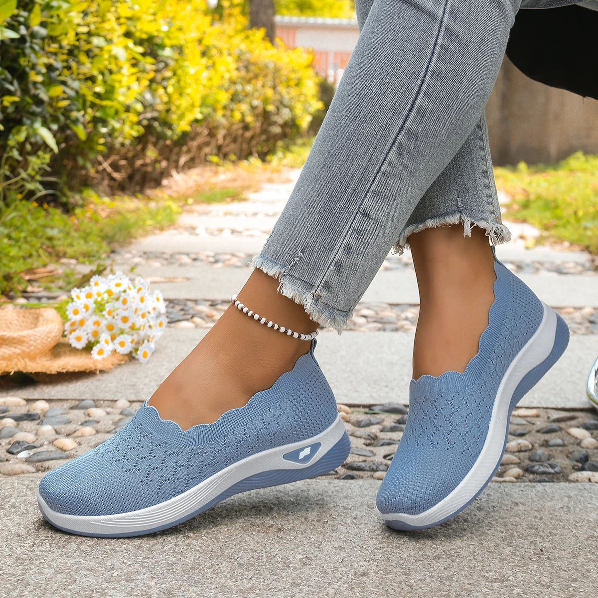 Women's Slip-On Casual Shoes Breathable Mesh Knit Sneakers Ultra Lightweight Soft Sole Comfortable Walking Work Footwear