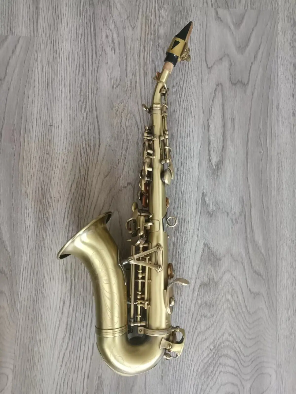 

Eastern music Mkvi style antique curved soprano saxophone with engraving