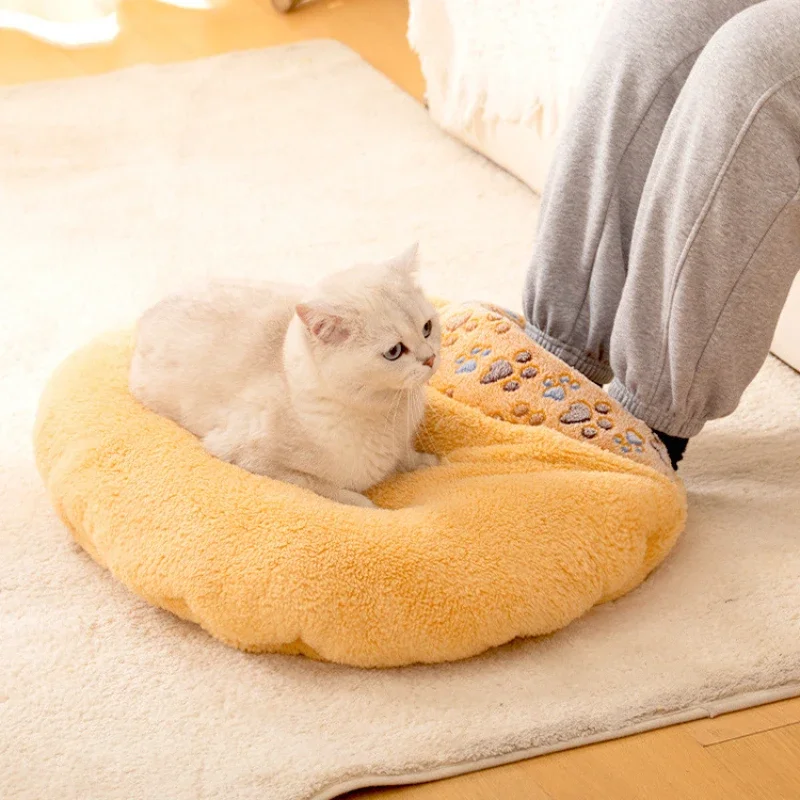 Cat Nest in Winter Warm Closed Full Enveloping Sleeping Bag Four Seasons Universal Security Dog Nest Cat Nest Thickened Cat Beds