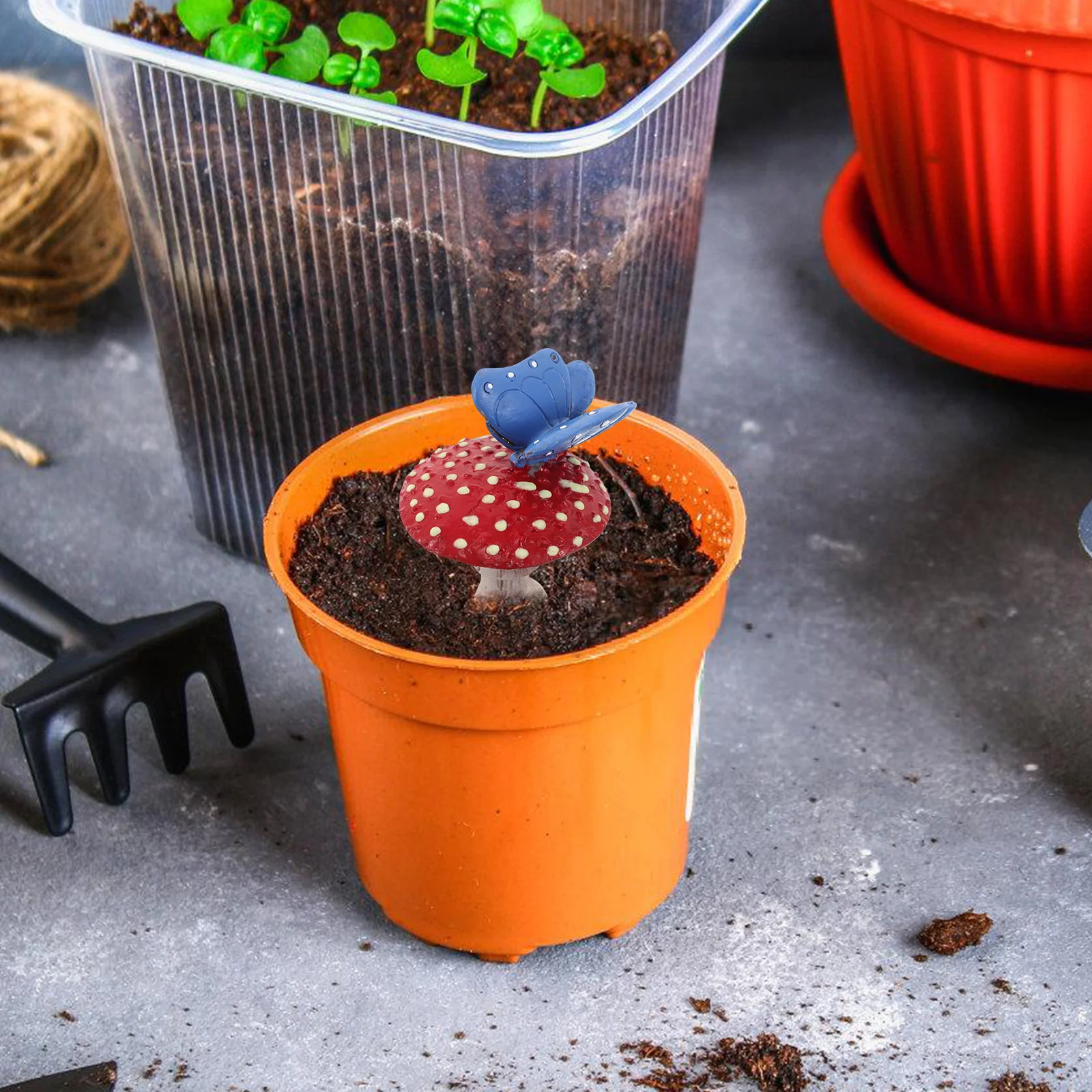 

3 шт. светящиеся в темноте грибной декор: светящиеся смоляные мини-грибы с бабочками для украшения стола в садовой полке