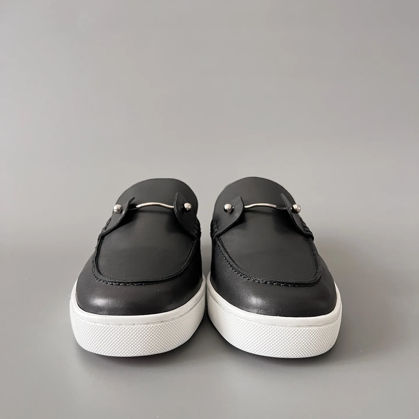 Luxury Low Cut Men's Round Rivet Button Low Cut Black Leather Lace Up Loafers Premium Red Bottom Classic Casual Women Boat Shoes