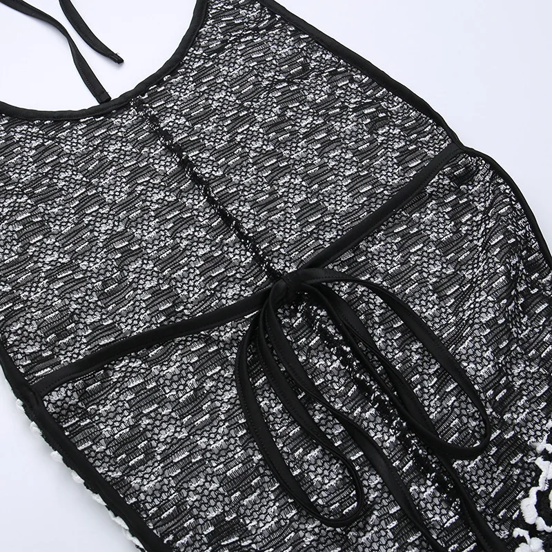 Summer new necklaces, tight black and white striped tight-fitting jumpsuits, casual and versatile shorts