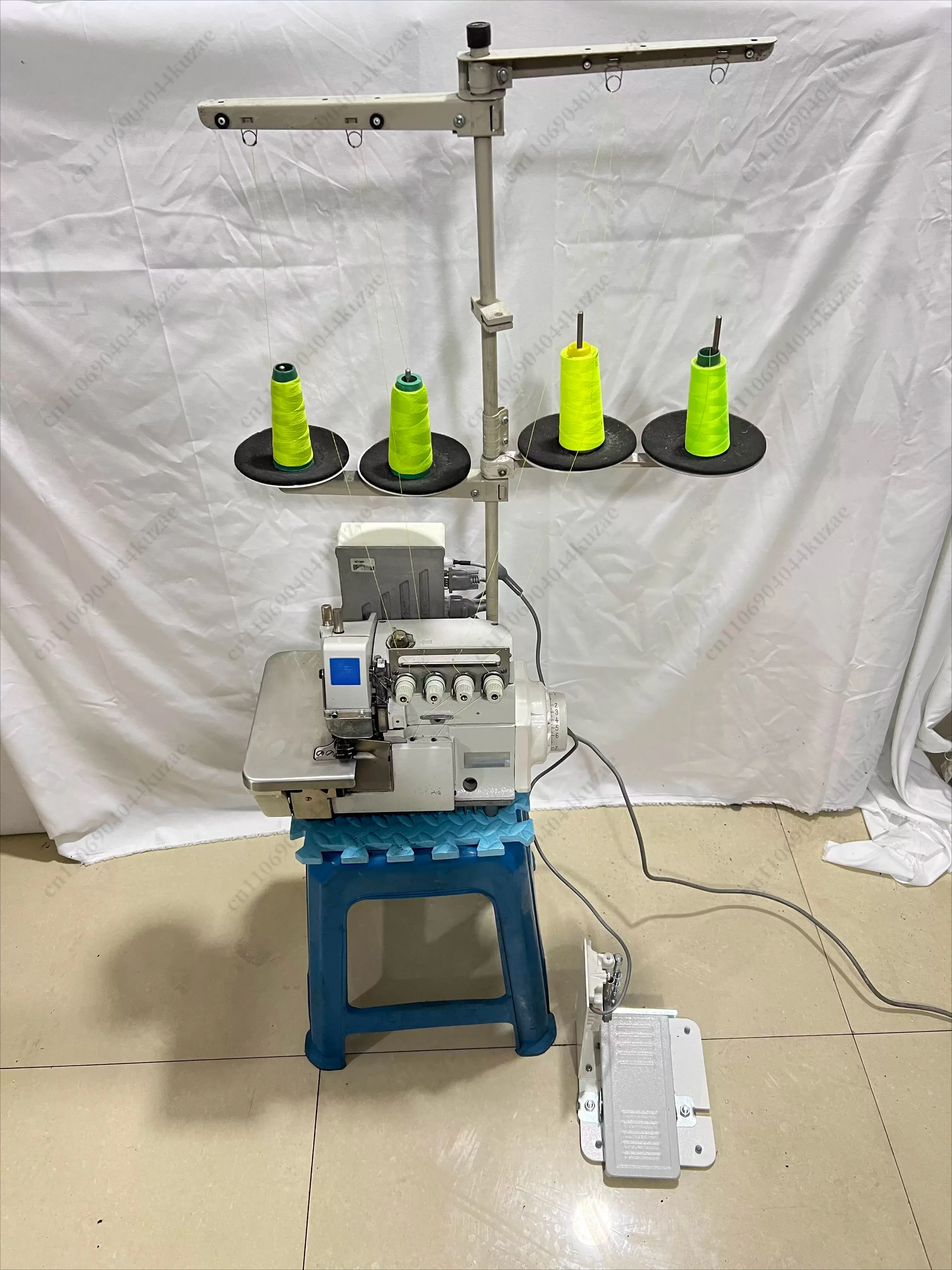 HLH Edge Locking Machine, Home Computer Direct Drive Industrial New Overlock Sewing Machine, Four-line Edge Copying Machine