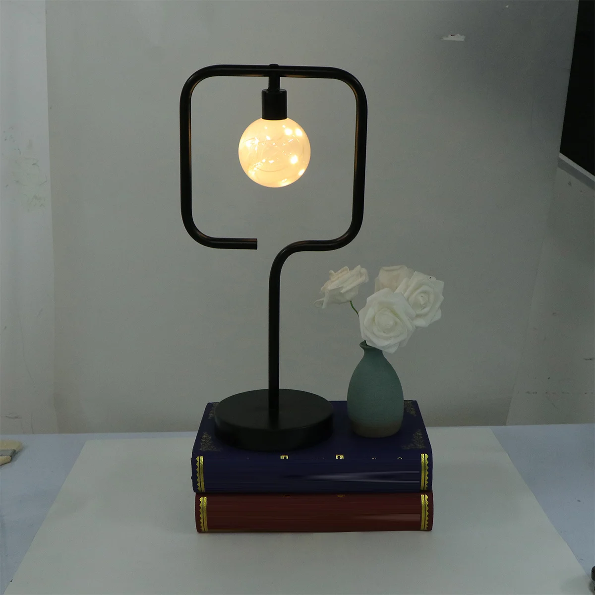 

Retro Iron Lamp Nordic Style Operated Simple Desktop Light Strong Durable Frame for Room Decoration Bedside
