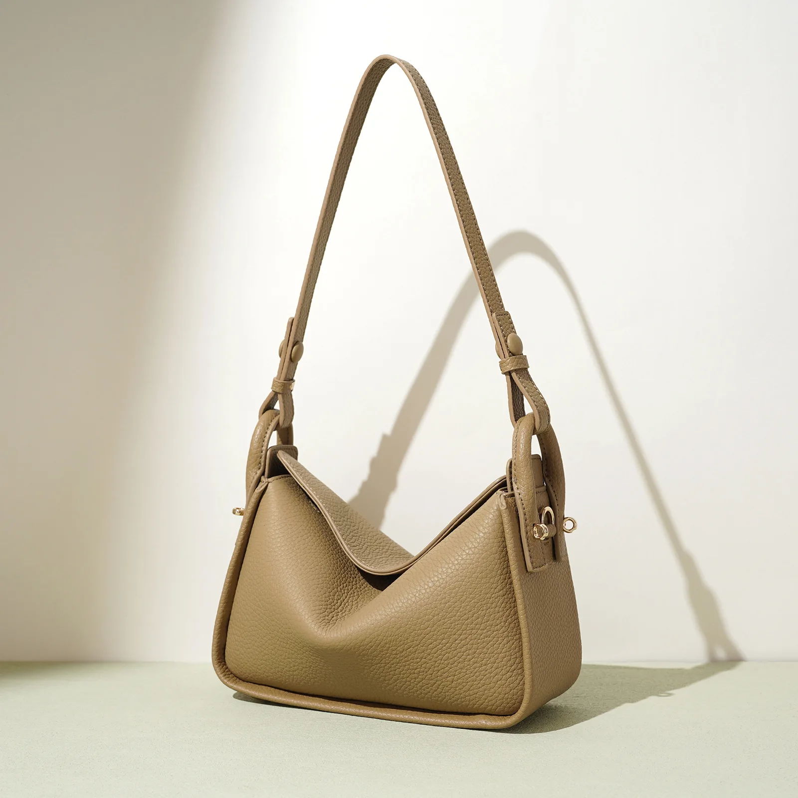 2025 New Genuine Leather Handbag Minimalist  Commuting Tote Large Capacity Light Luxury Women's Shoulder Bag High Quality