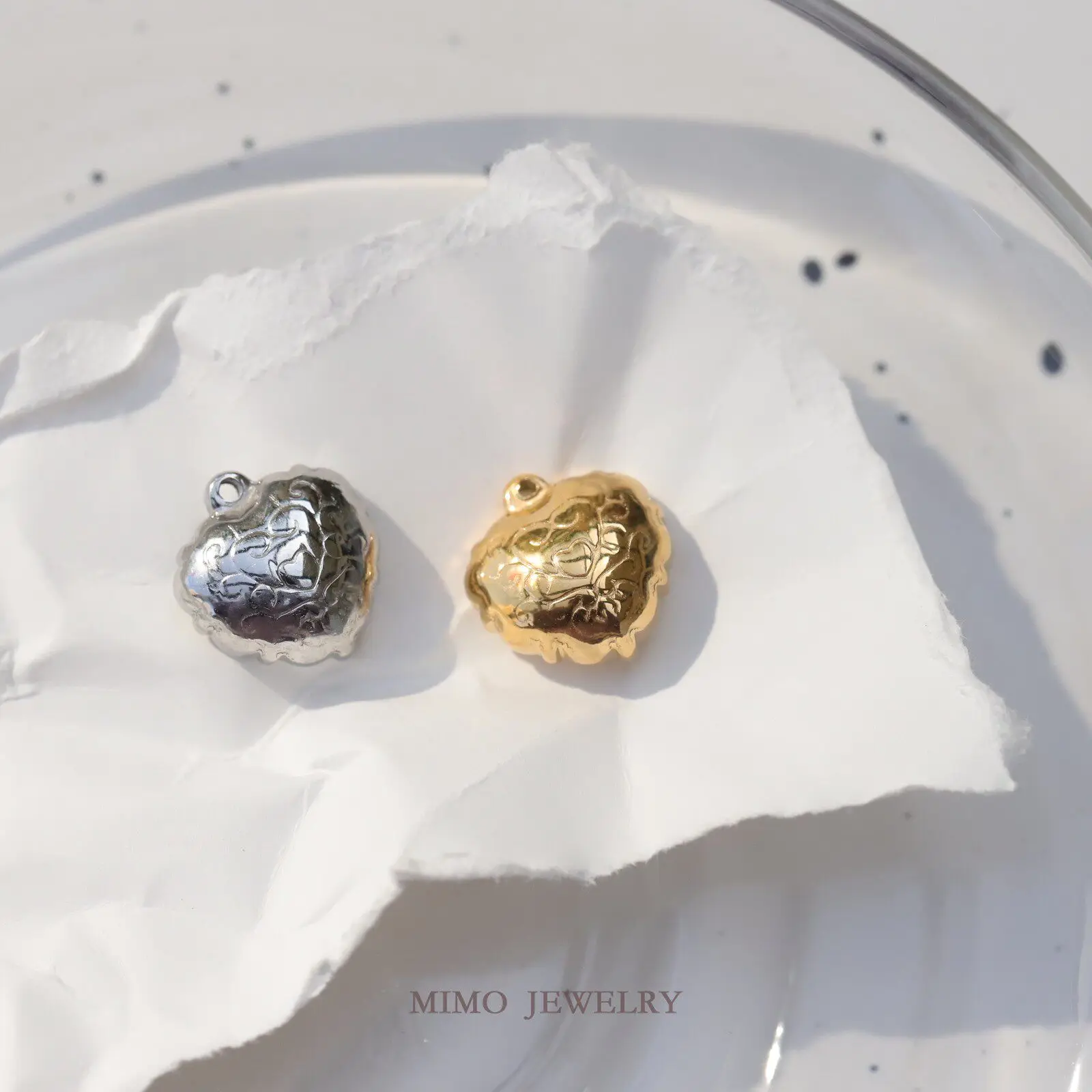 Titanium Steel Gold-plated Love-shaped Black White Fritillary Charms Pendant For Jewelry Making DIY Bracelet Accessories Finding