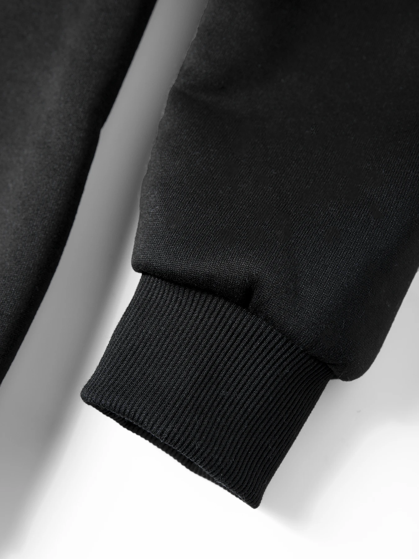 سترة نسائية بغطاء للرأس مطبوعة بشكل لطيف من Sanrio Kuromi بلوفر مطبوع عليه رسوم كارتونية بالإضافة إلى سترة مخملية بقلنسوة للخريف والشتاء كاجوال