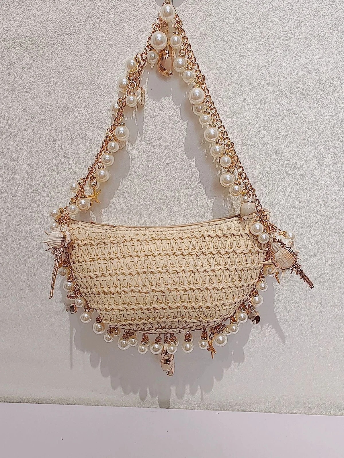 

Women Elegant Straw Shoulder Bag Breathable Trendy Beaded Shoulder Bag Handwoven Shiny Pearl Clutch Bag Seaside Soft Clutch