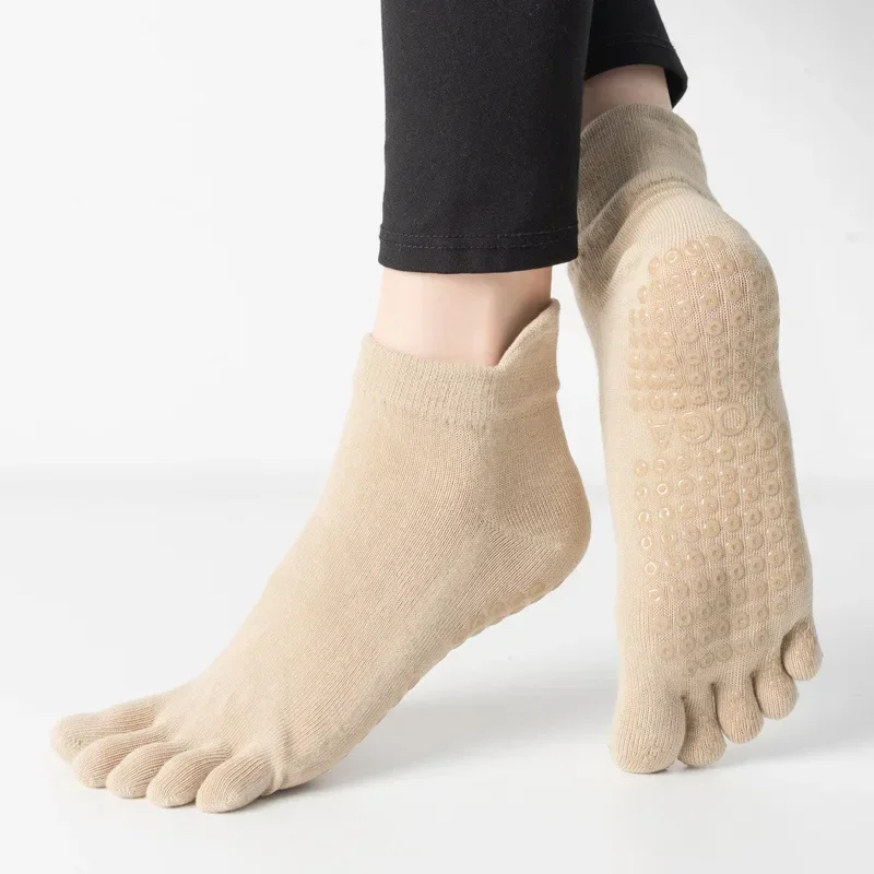 

1Pc Yoga Socks Solid Color Cotton Breathable Pilates Socks Women Silicone Anti-slip Indoor Floor Ballet Dance Sports Socks