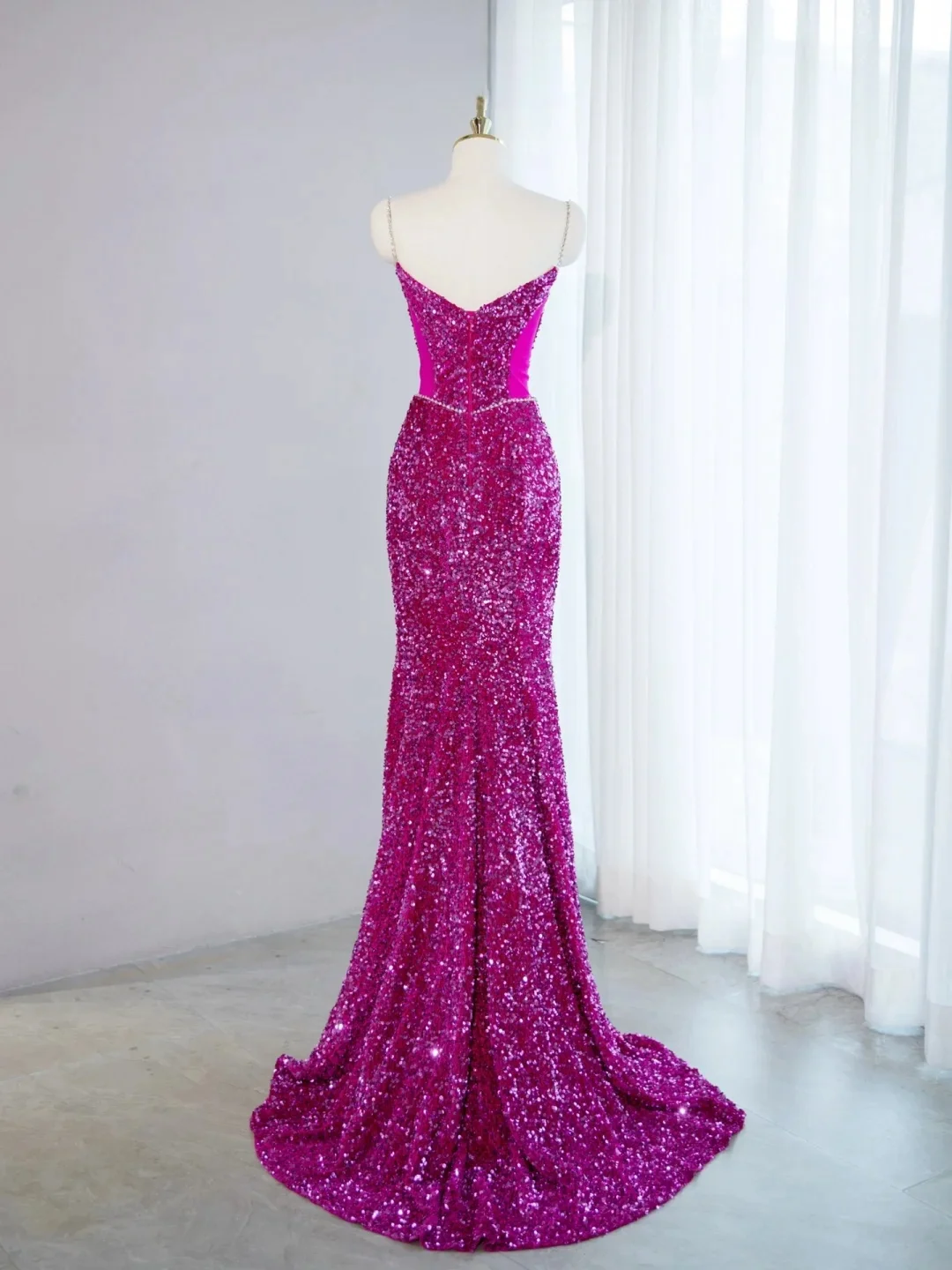 Robe de soirée sirène rouge Rose, col en v, paillettes, longueur au sol, perles, sans manches, dos nu, luxe, longue robe de soirée pour femmes