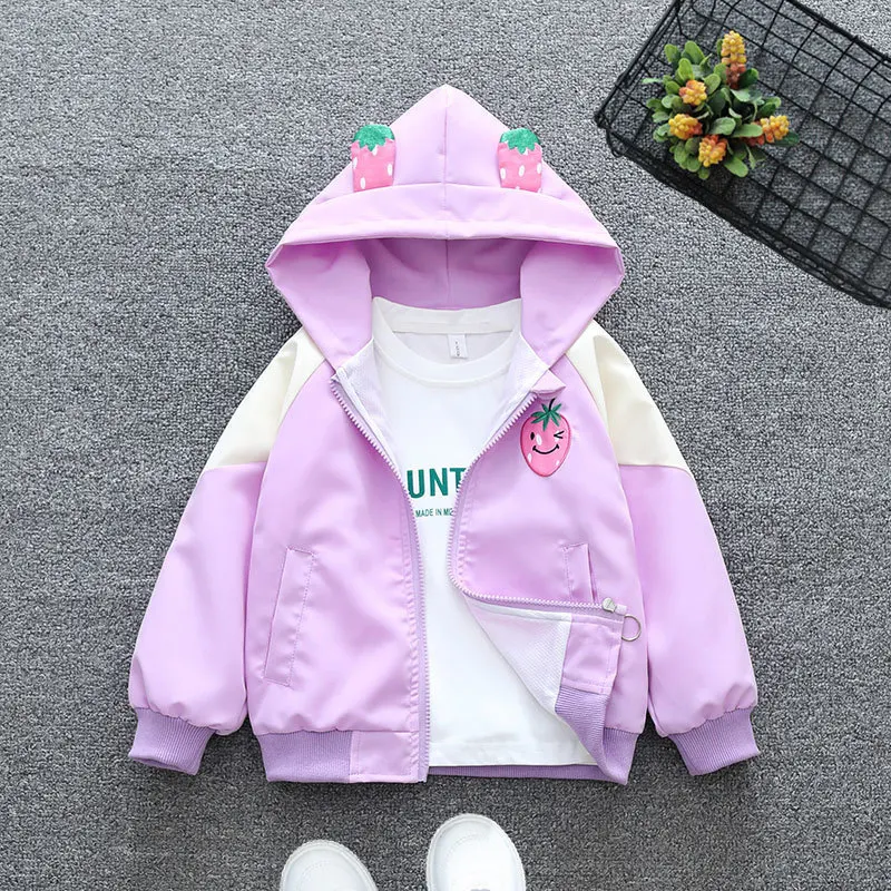 1 2 3 4 5 6 Jahre Baby Mädchen Jacke Erdbeer-Design Modische Windjacke Oberbekleidung mit Kapuze Reißverschluss Mädchen Mantel Geburtstagsgeschenk Kinderkleidung – Detail 6