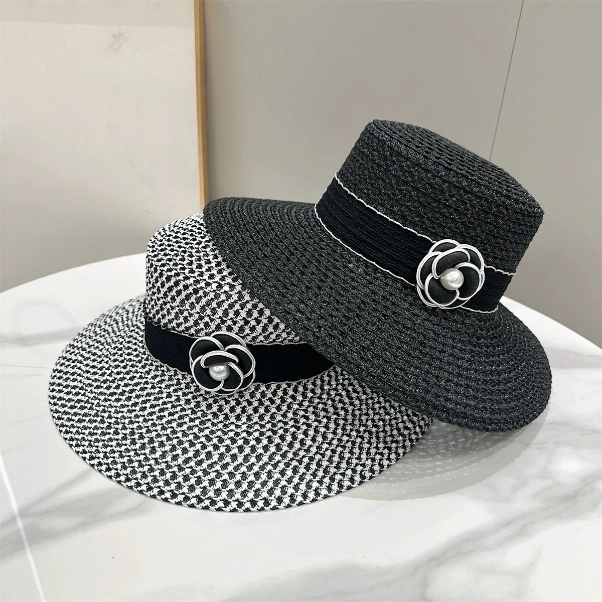 Fashionable Women's Sun Hat: Beach Bucket Hat, Trendy Summer Floral Pearl Wide-Brimmed Face-Covering Sun Hat