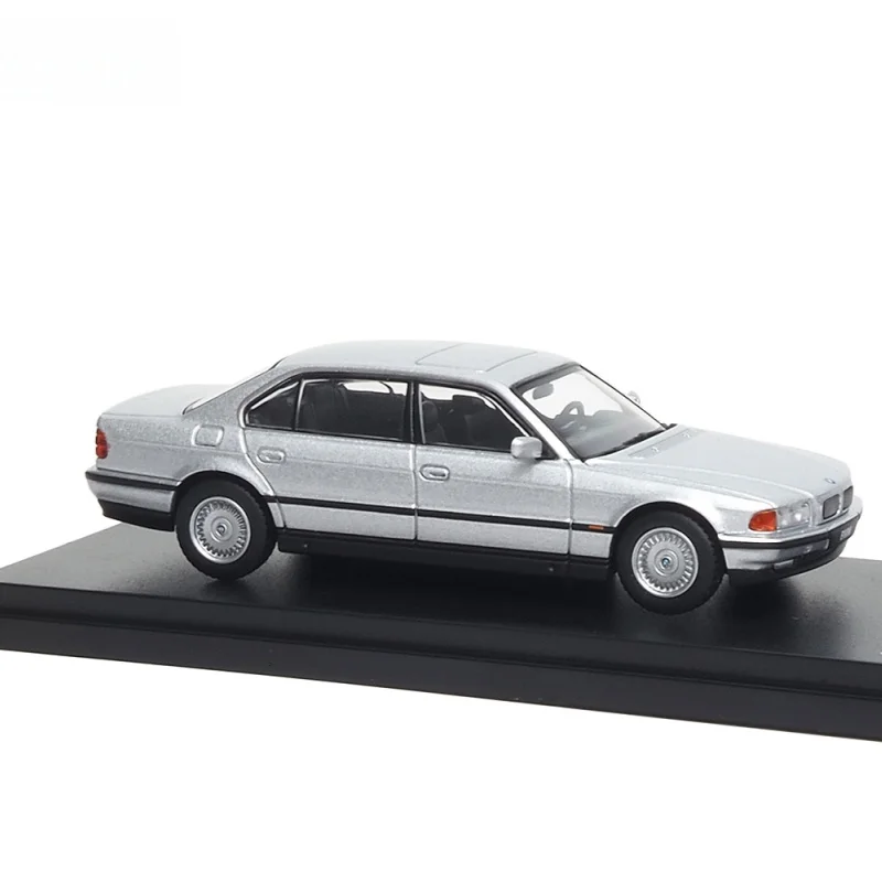 AR box 1: 64 750IL E38 car alloy model