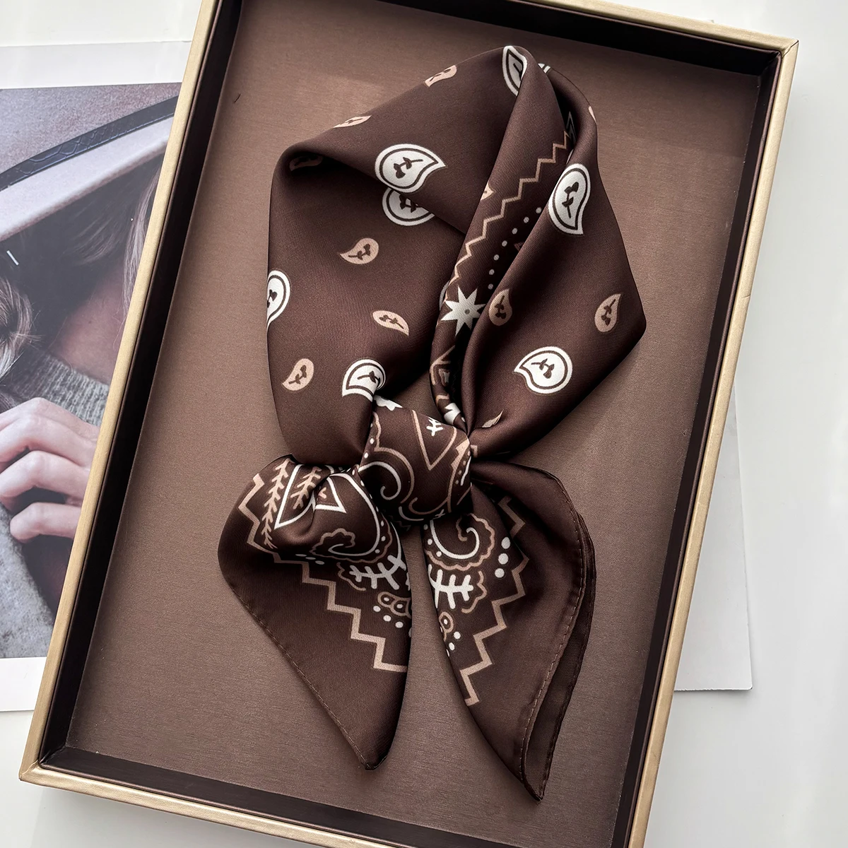 

Квадратный платок с принтом пейсли для женщин, элегантные шарфы из искусственного шелка, банданы, ретро-хиджабы, шейные платки, роскошные шали и накидки