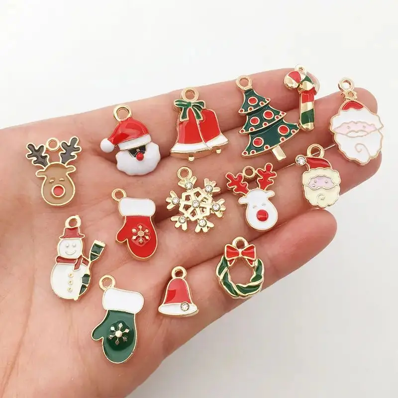 Randomly 30/50 pieces of mixed color Christmas style patterned enamel alloy small pendant jewelry making accessories DIY access