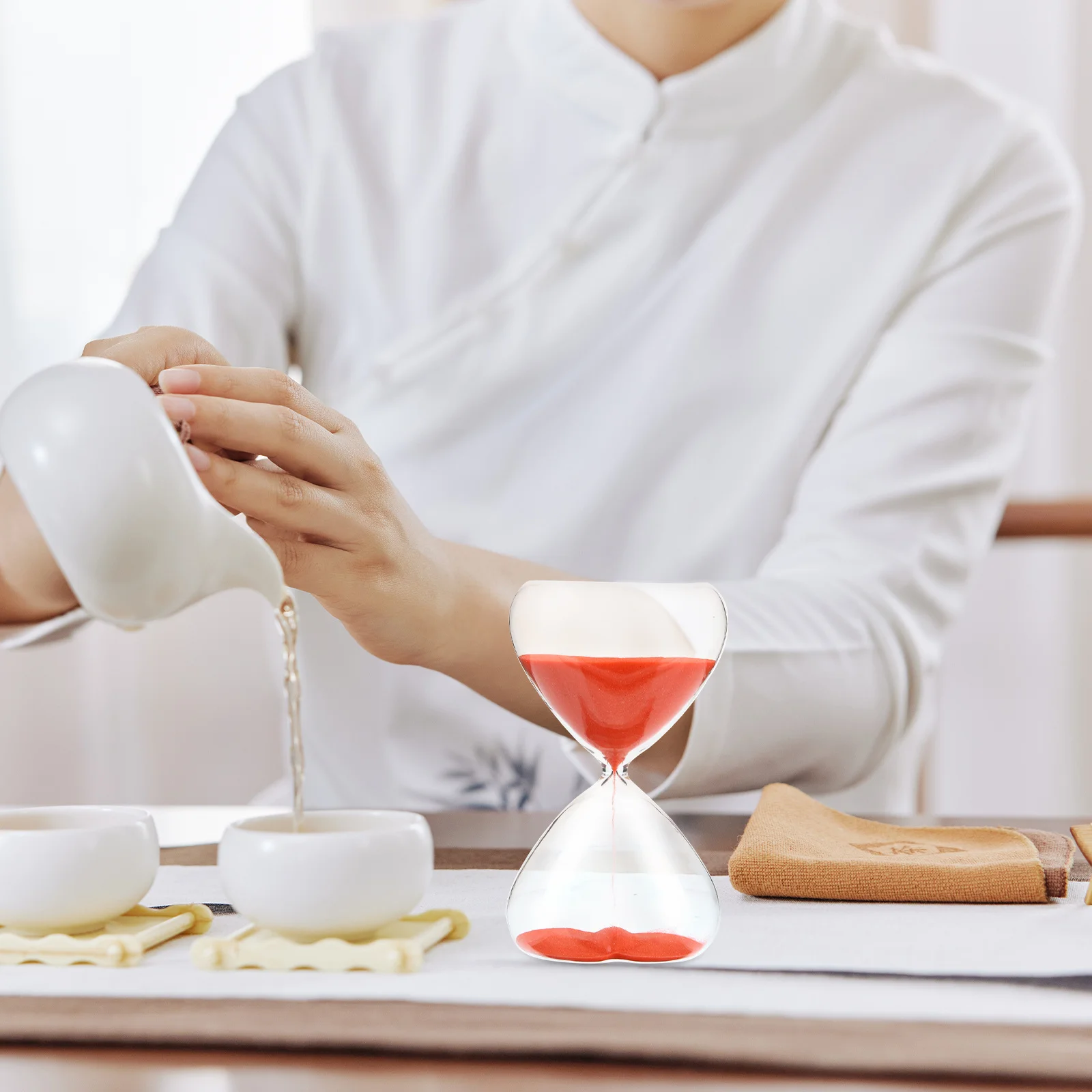 

Premium Glass Hourglass Heart Shaped Decorative Timer Simple Home Adornment Reusable Elegant Desktop Gift