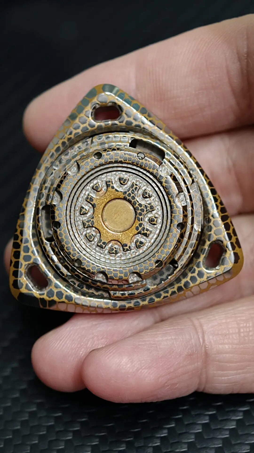 Used EDC Nine Hands × Xiaoyao Floating World Joint Superconducting Roar Material EDC Metal Decompression Toy
