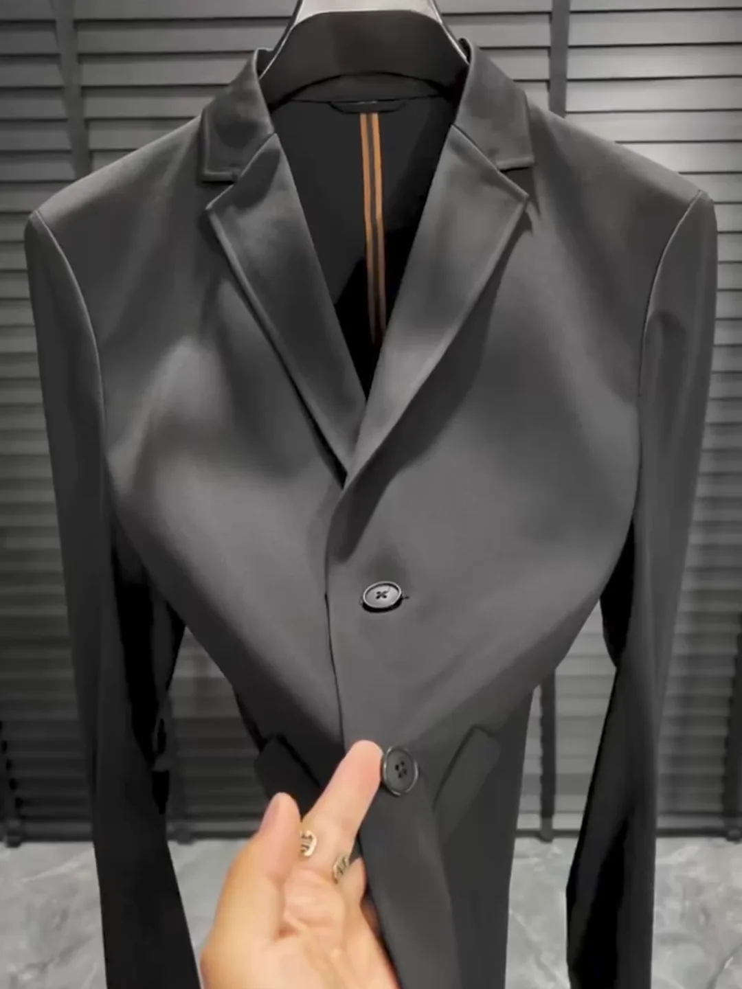 

Весенне-осенний новый мужской ультратонкий эластичный приталенный костюм без глажки, высококачественный роскошный удобный модный городской костюм...