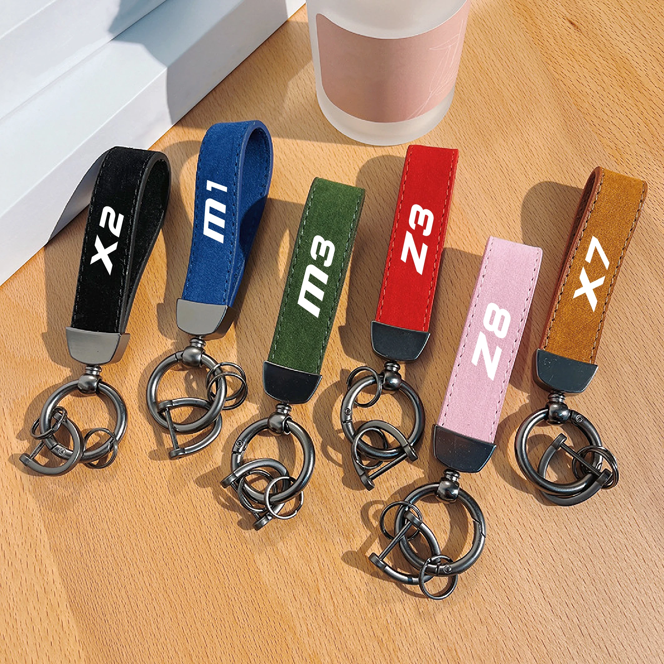 

Leathe Metal Alloy Car Keyring Keychain Apply for Bmw X1 X3 X5 X6 X7 Z4 E85 M4 F83 Z3 Z8 M1 M2 M3 M5 S38 Key Chain Accessories