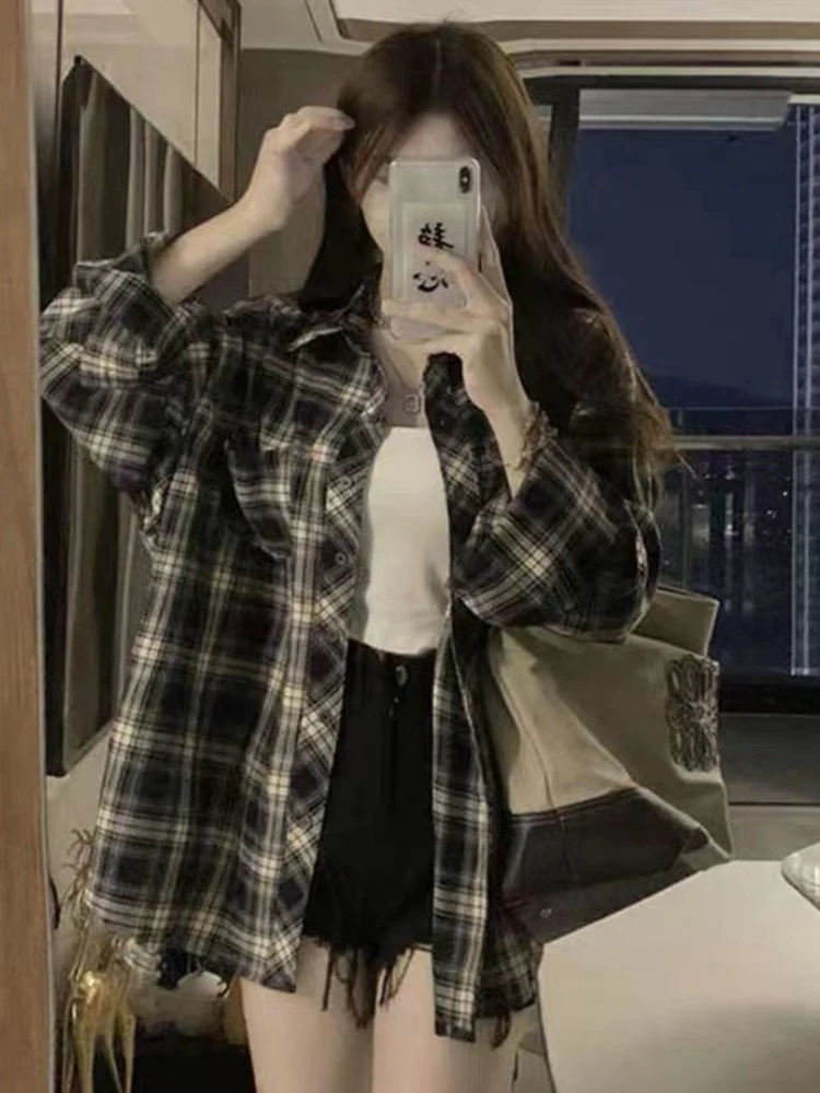 

Retro Hong Kong style green checkered shirt female design sense niche casual loose long sleeved lazy style thin jacket