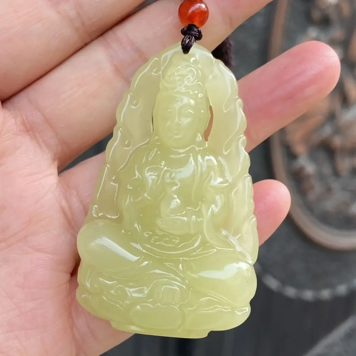 Yanzi Bao Ping An Guanyin boutique three-dimensional hollow carving pendant