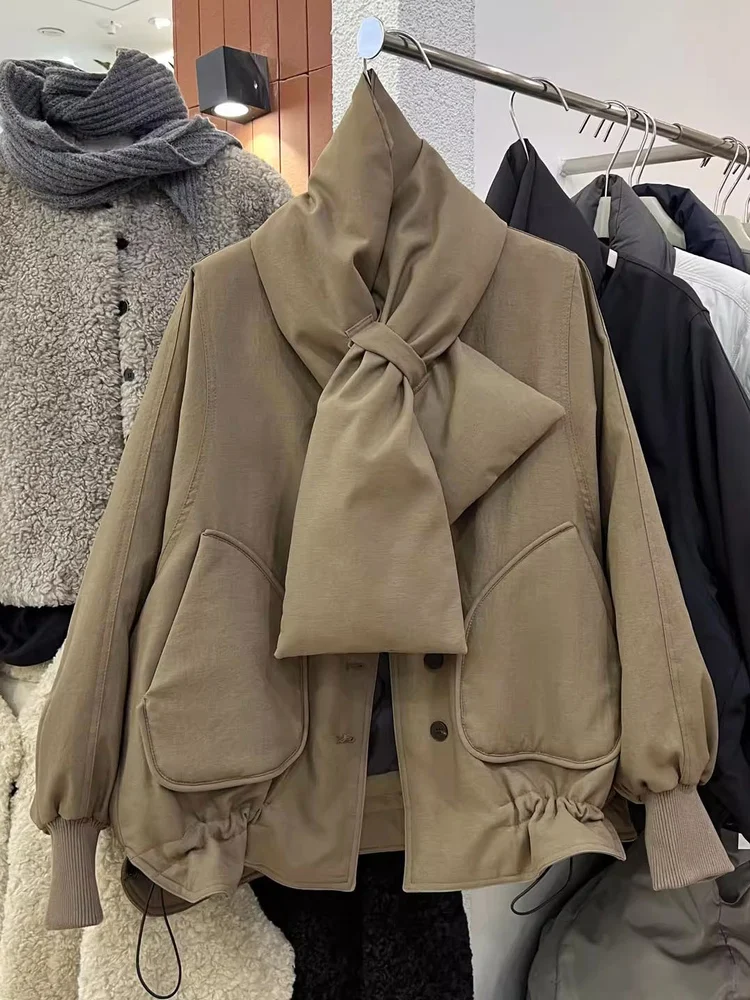 レディースシック秋冬ホワイトダックダウンルーズコート、スカーフ付き、レディースストリートウェア、Vネック、シングルブレスト、厚手暖かいダウンアウター