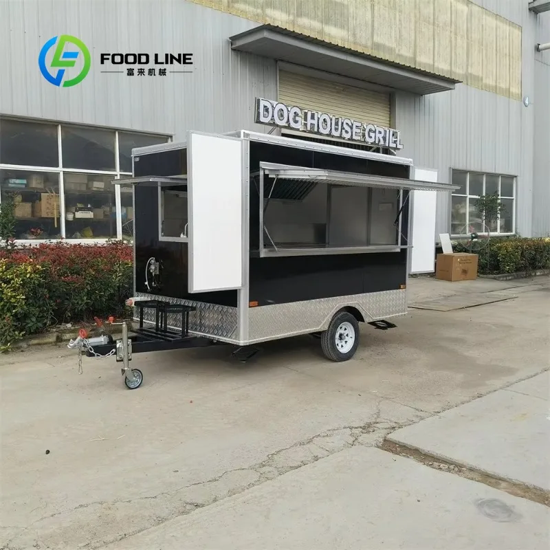 Customized China Mobile Square Shape Fast Food Trailer Food Truck with Outdoor Use and Food Shop