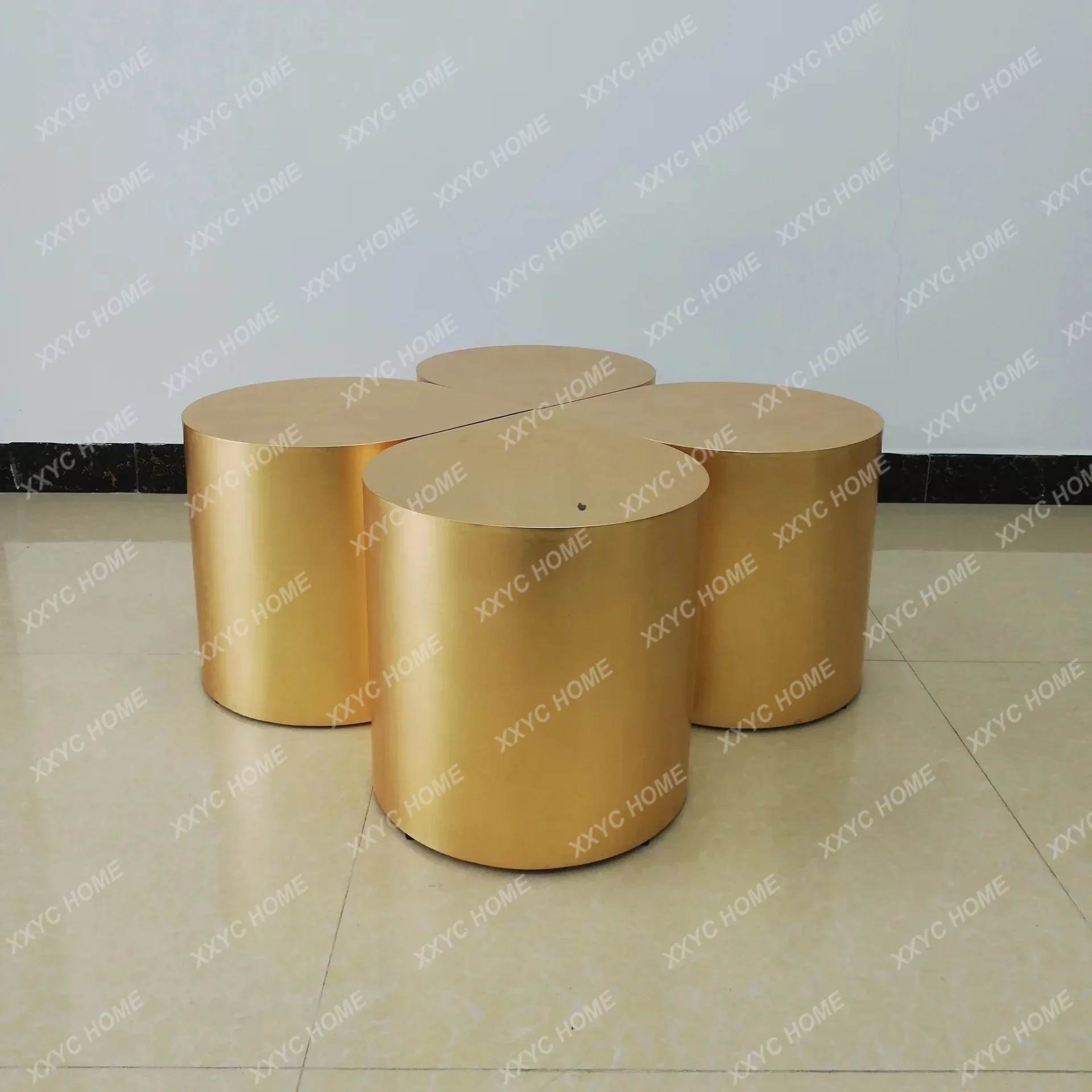 

A Italian simple water drop edge few four-leaf clover combination metal table living room hotel, coffee table