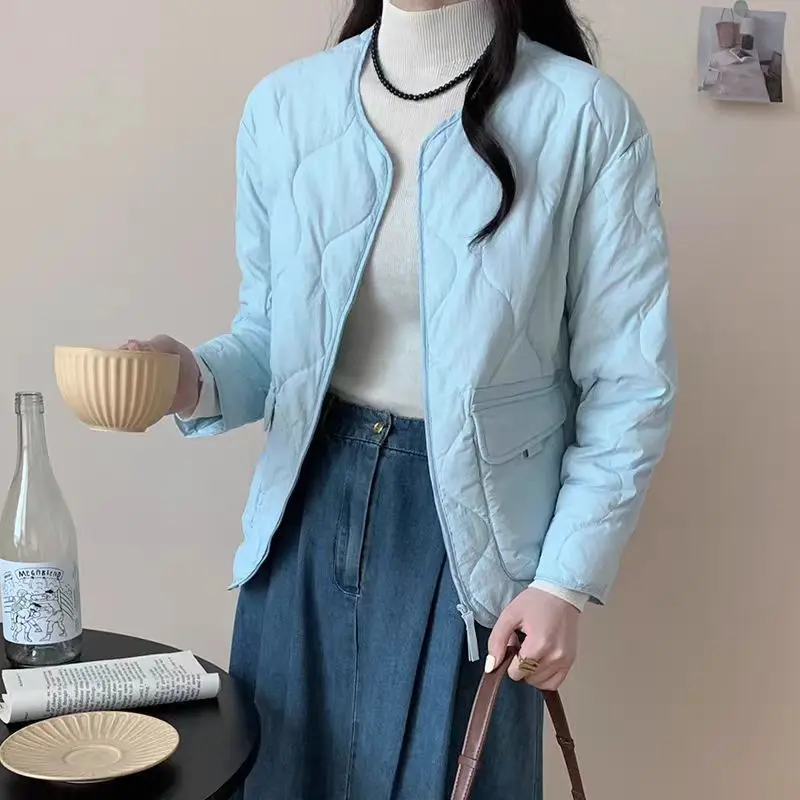 

Short Women's Down Jacket 2025 New Winter High-End Feels Small Fragrance Style Flat Lake Duck Down Filling Medium Thickness