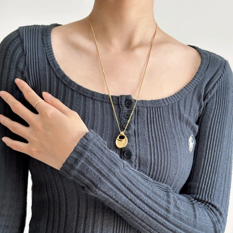 Handtaschenanhänger Titanstahl Damen Persönlichkeit Mode Vielseitige lange Halsketten Charmanter Schmuck – Detail 4