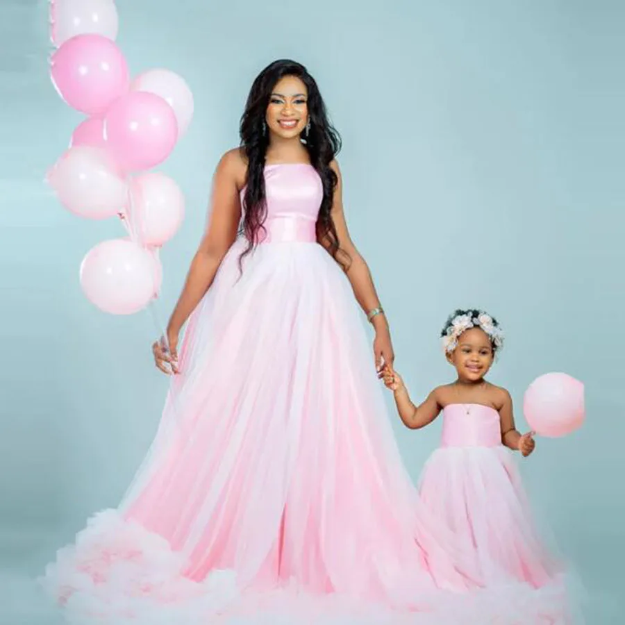 

Pink Mother and Daughter Matching Dress Strapless Ruffles Bottom Mommy and Me Dresses for Photoshoot Family Birthday Gowns