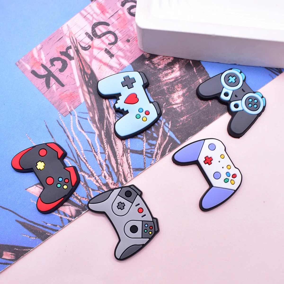 1/15/50 قطعة لعبة أكثر من إضافية نقطة الأحذية البلاستيكية زينة غمبد الأطفال النعال زر السحر معصمه ذاتي الصنع #6