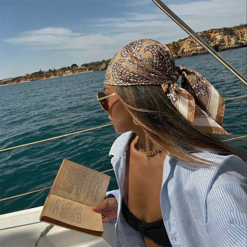 

Шелковые квадратные платки 70*70 см для женщин: хиджабы, шали, абайи, исламские вуали, тюрбаны, головные платки, фуляры, банданы, пляжные парео 2026