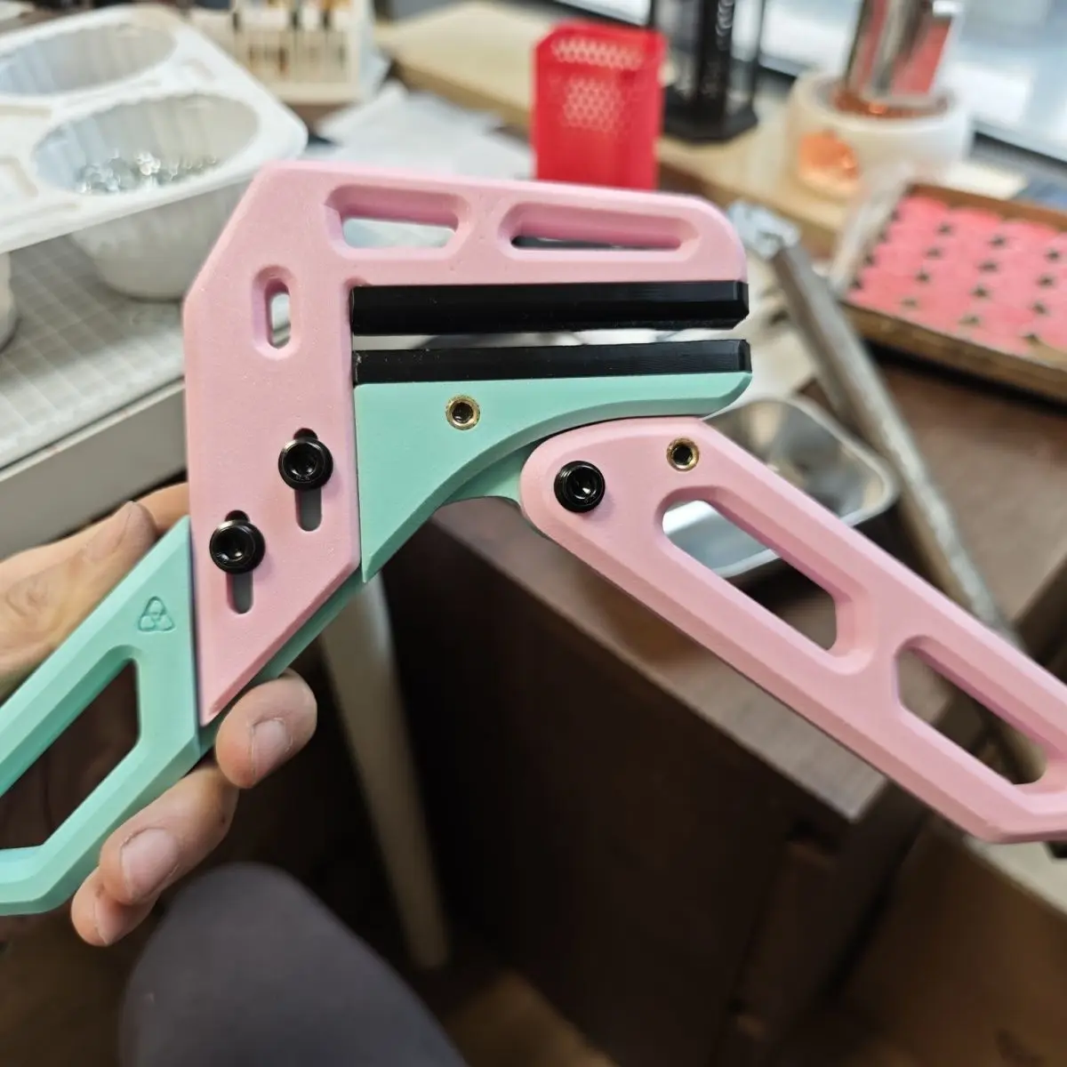 Outdoor Portable EDC 3D Printing Creative Color Blocking Foldable Stand with Shrink Spring Accessories Tool