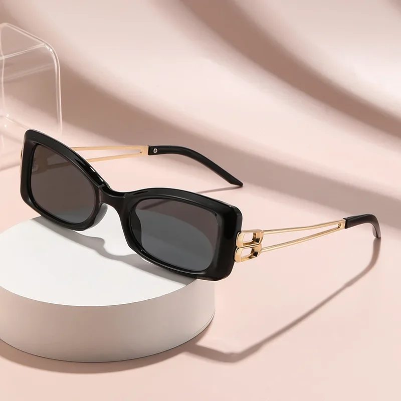 

Sunglasses High-end Feeling Square Face Slimming Sun Protection Holiday Seaside Retro Hollow High-end Sunglasses 6110