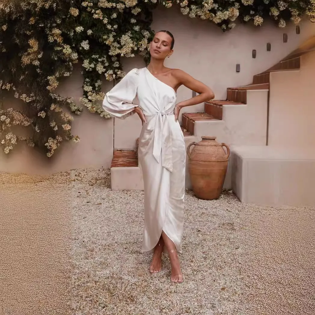 25 anni Abito sexy con maniche a lanterna in raso con spalline asimmetriche e cravatta in vita per le donne Nuovo stile - 23125