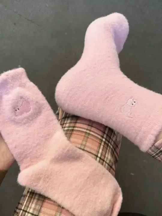 Süße Katze Nerz Fleece Super Weiche Socken für Frauen Winter Warm Verdicken Korallen Plüsch Socken Thermische Schnee Hause Schlaf Boden Kawaii Socke – Detail 4