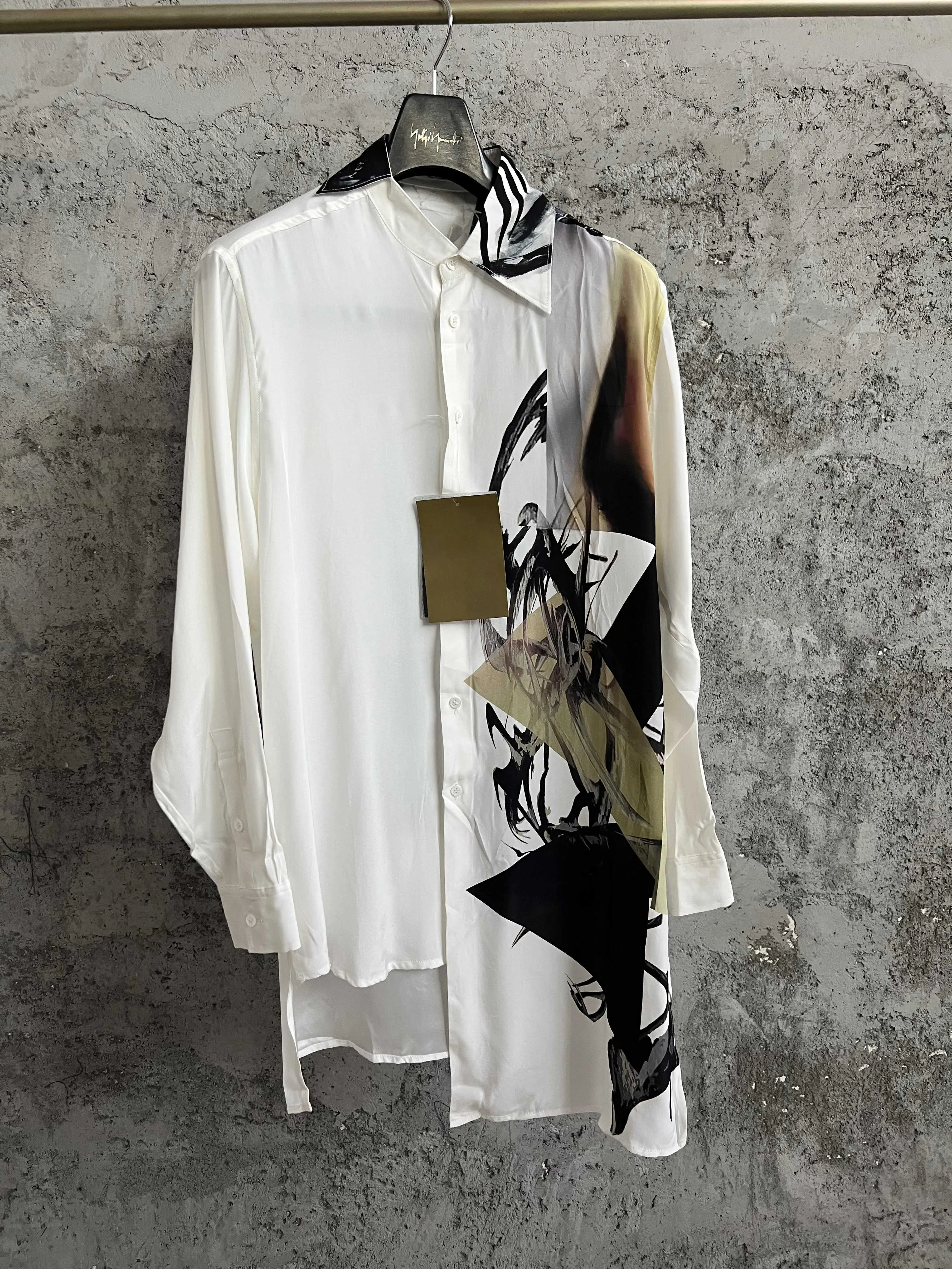 Design-sense printed asymmetrical hem long-sleeved shirt, personalized single-breasted shirt top