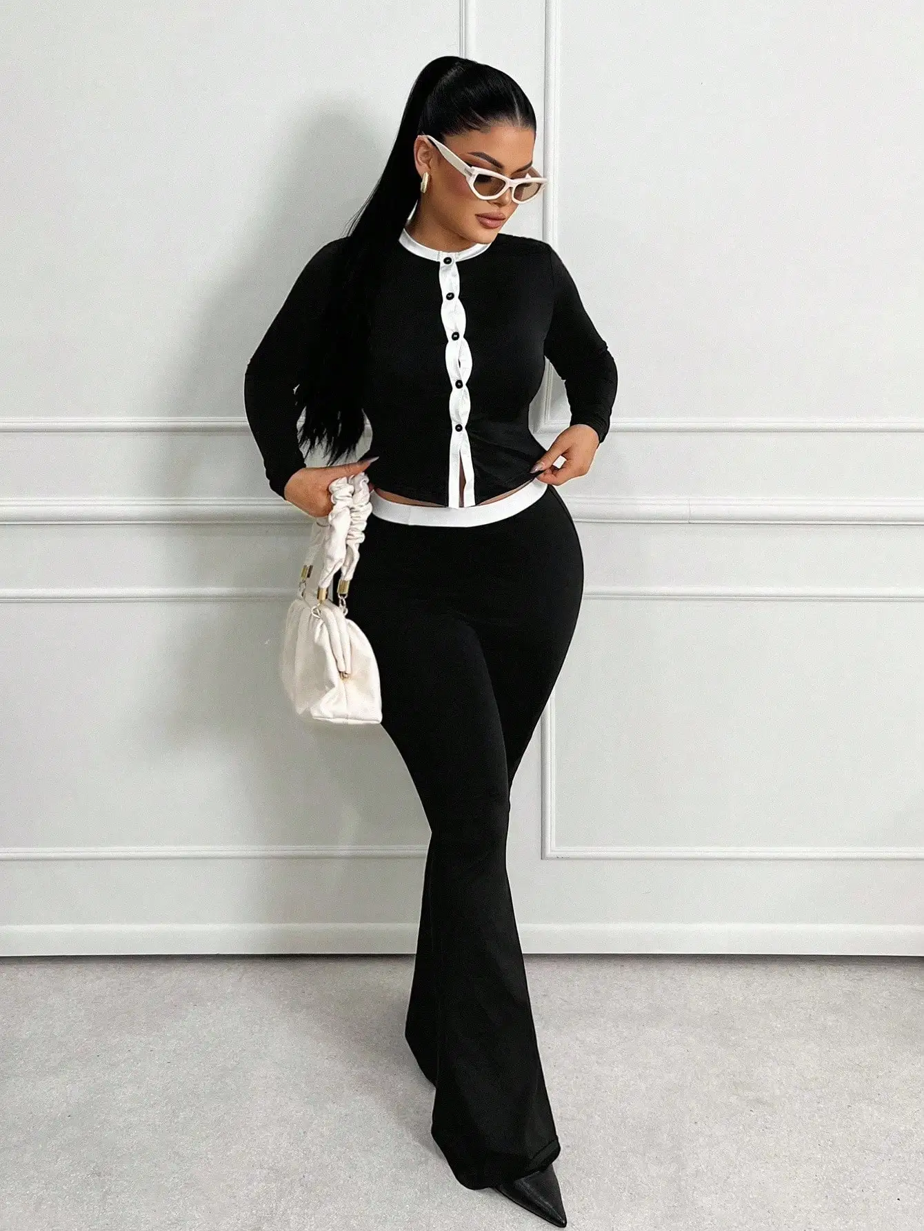 レディース2ピースセット 長袖ボタンフロントカーディガン＆ハイウエストフレアパンツ ブラックホワイトコントラスト