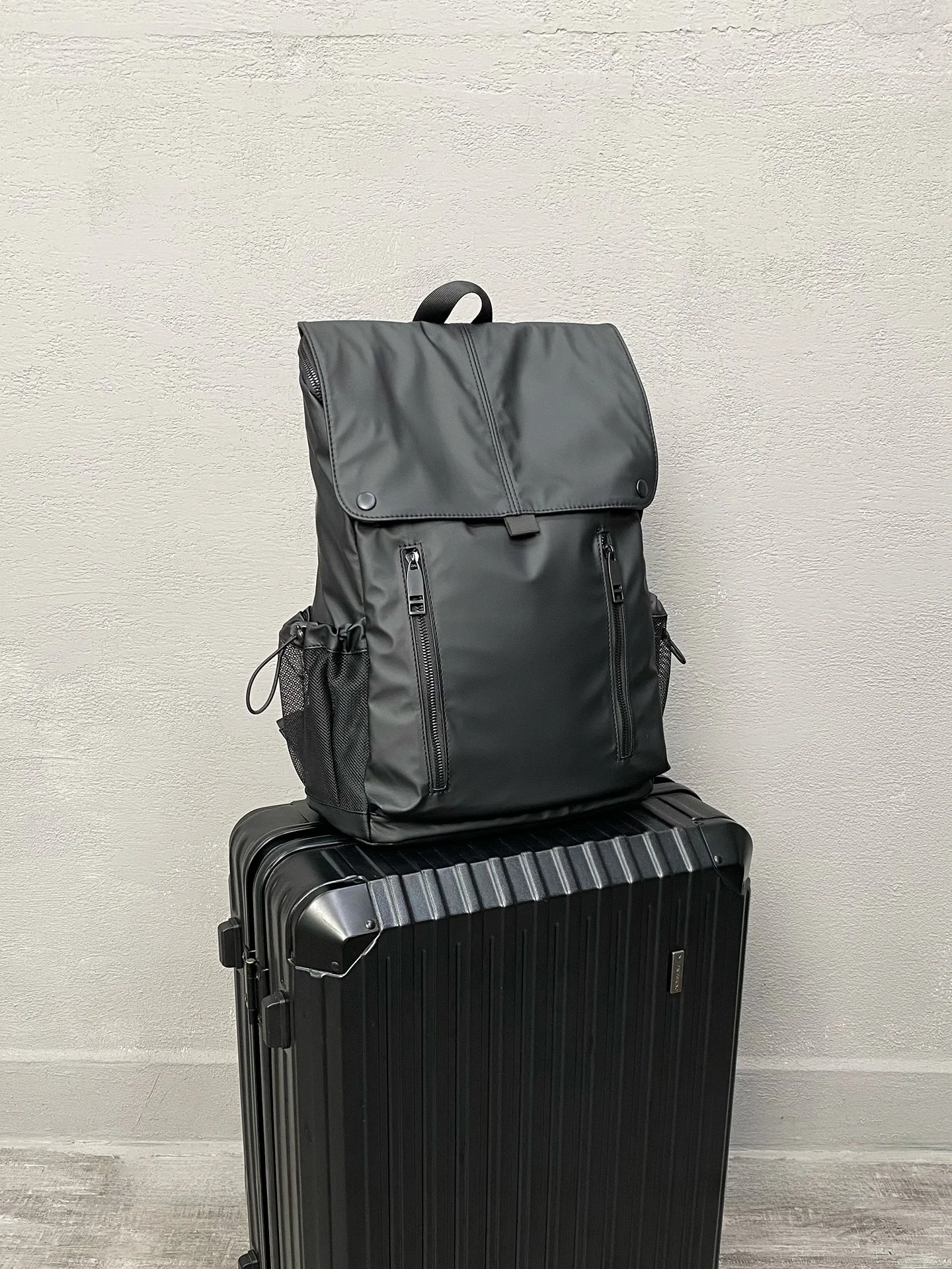 waterproof-large-capacity-commuting-computer-bag-unisex-short-trip-travel-backpack-black-student-bookbag-soft-handle-zipper-c