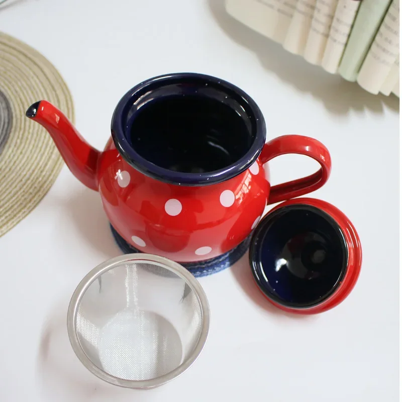 Classic Polka Dot Enamel Coffee and Tea Pot with 700ml Capacity for Home and Kitchen Thickened Red Teapot with Tea Strainer