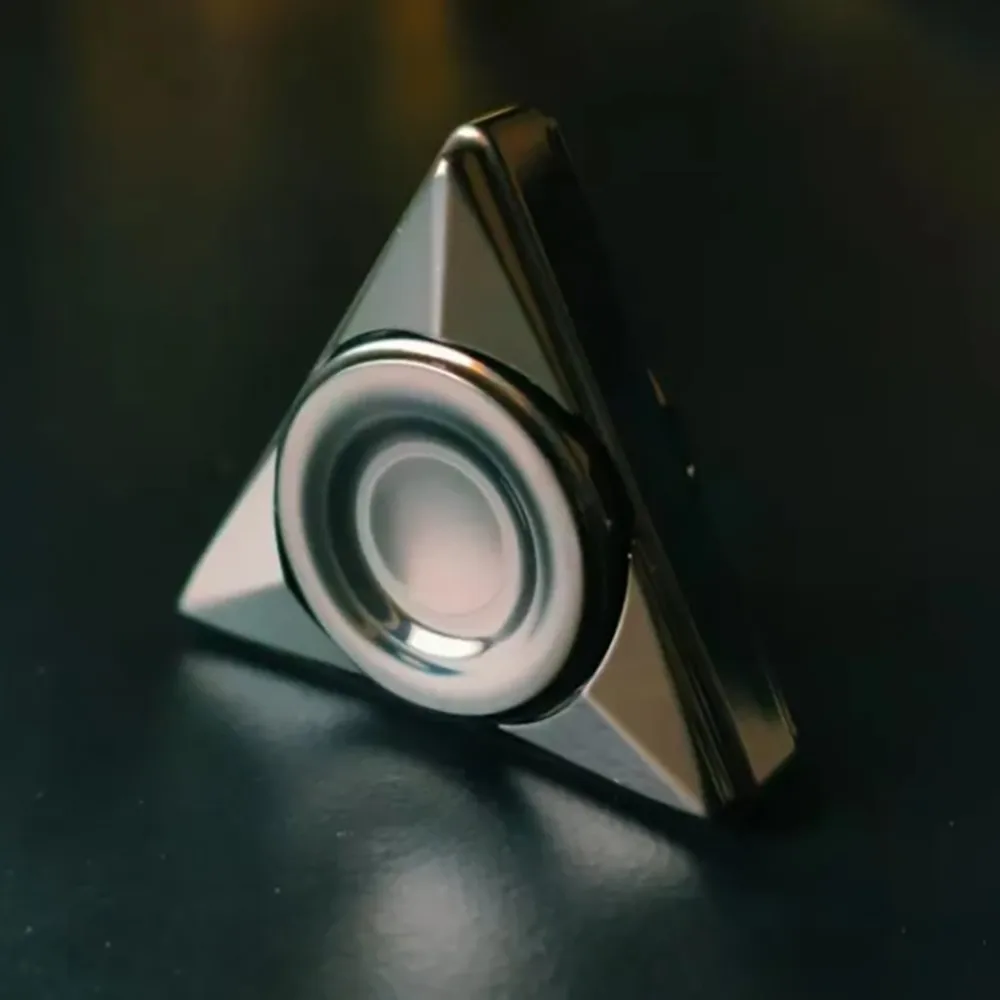 هورنست EDC النحل تململ سبينر ألعاب متململة للبالغين الزركونيوم التعامل مع يشعر ثلاثة شفرات تململ سبينر