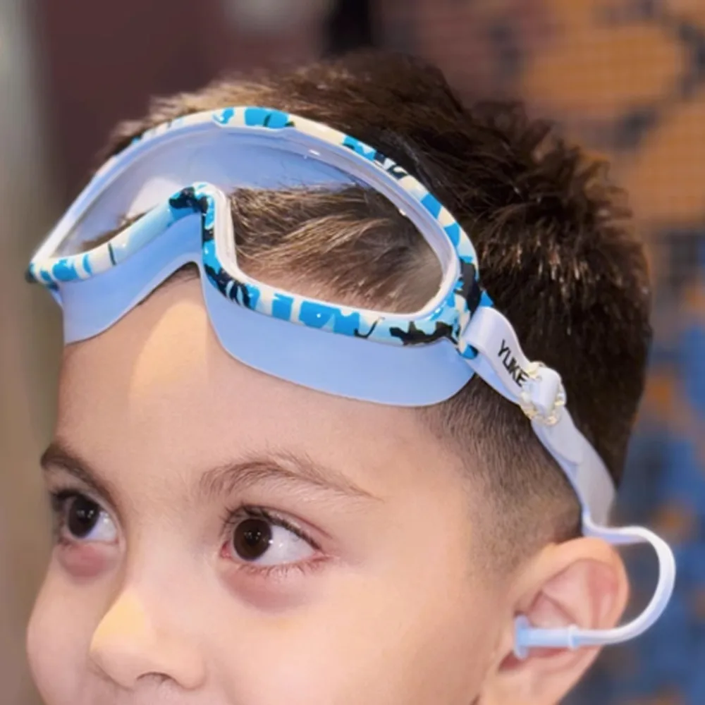 

Large Frame Kids Swim Goggles Anti Fog with Ear Plug Swimming Goggles Vibrant Colors PC Glass Diving Goggles Set Water Sports