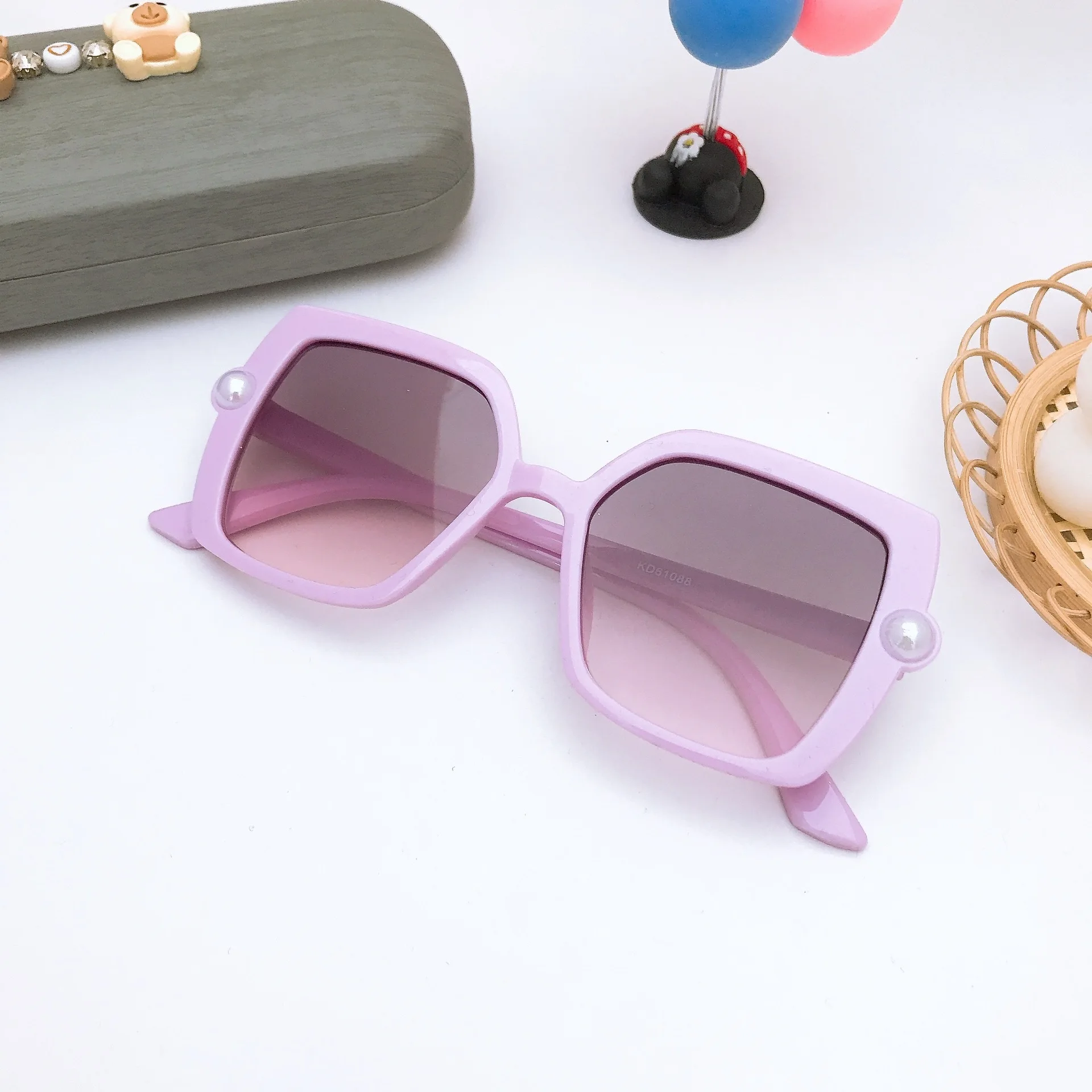 2025 إطار مربع جديد للأطفال بريق لطيف الشمس الأشعة فوق البنفسجية حماية الكورية نمط الطفل النظارات الشمسية الفتيان والفتيات النظارات