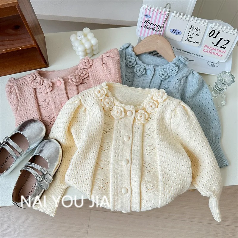 Girls Sweater Jacket Spring and Autumn 2024 New Childrens Flower Autumn Knitted Cardigan Baby Solid Color Sweet Sweater