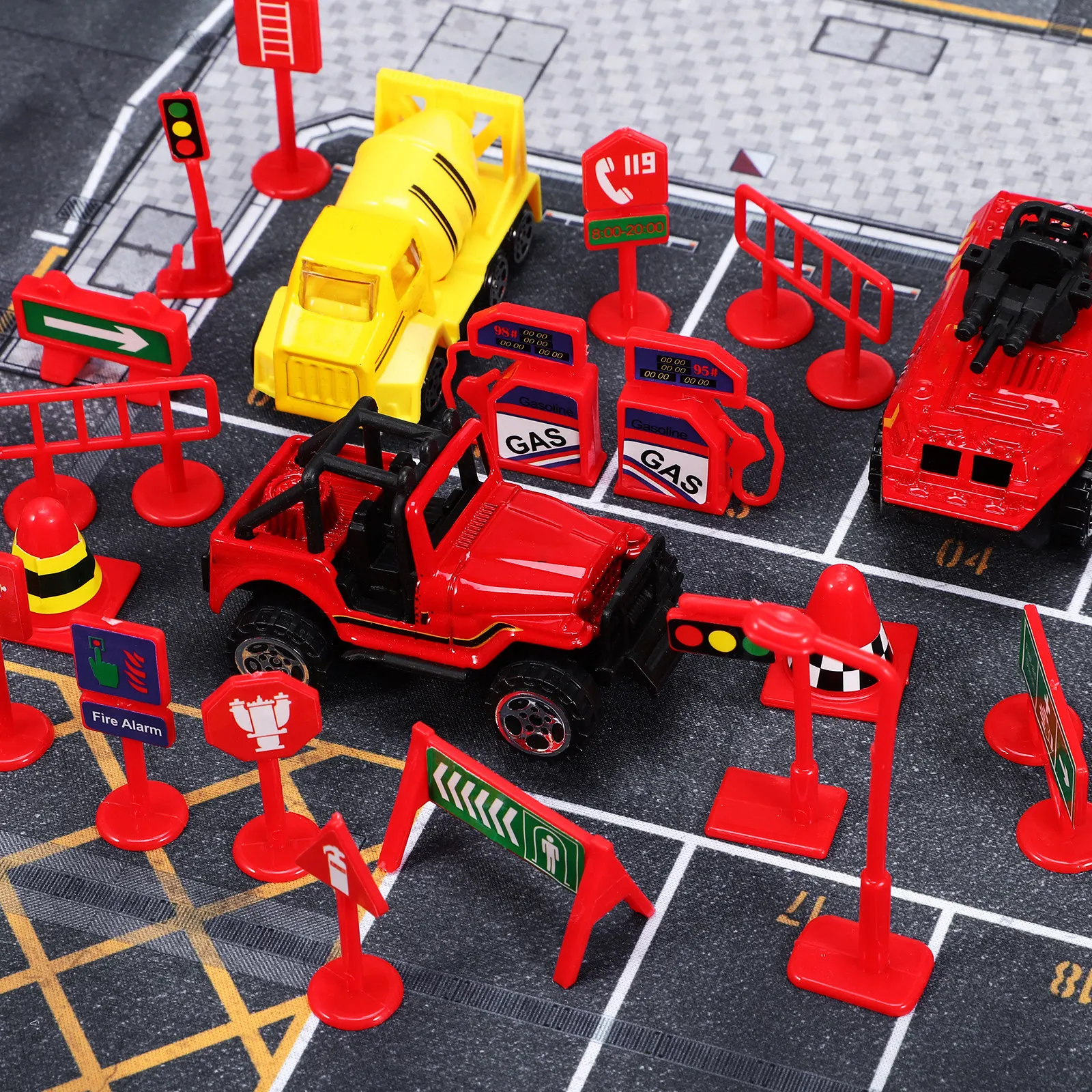 28Pcs Mini Traffic Signs Collection Educational Road Safety Mini Cones Traffic Light Street Sign Learning Tools